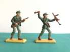 2 x BRITAINS DEETAIL 1970's. WWII GERMAN ARMY AFRIKA KORPS SOLDIERS. 1/32 SCALE